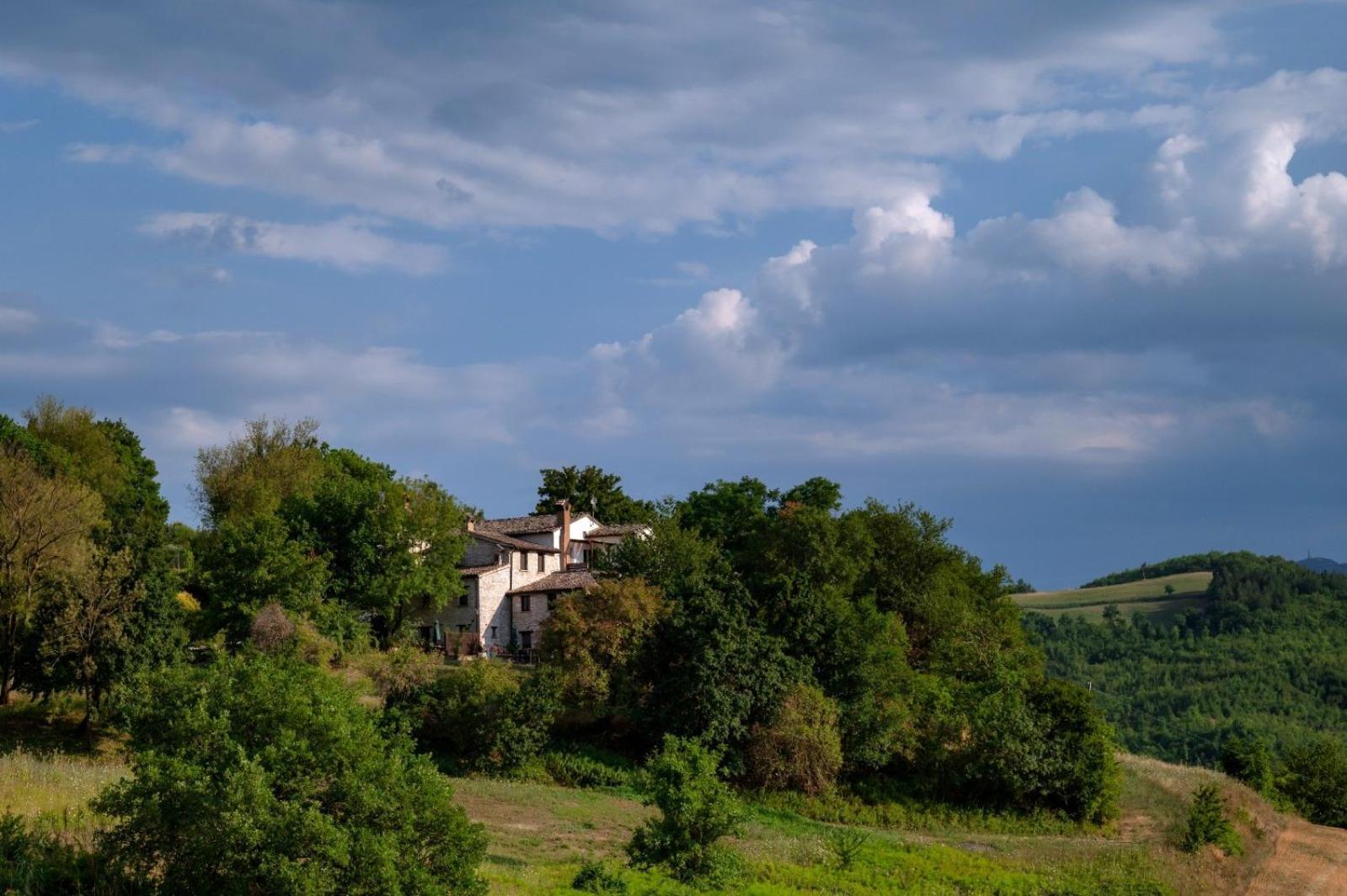 Appartement Agriturismo Il Fienile di Cà Battista à Cagli Extérieur photo